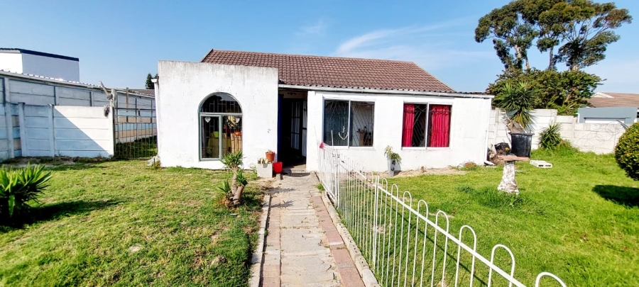 2 Bedroom Property for Sale in Devon Park Western Cape